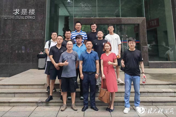 【师韵·风采】蒋峰:以心育心 在授业解惑中探索育人之道